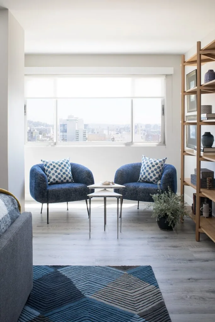 Los Angeles Pied-a-Terre: the main bedroom