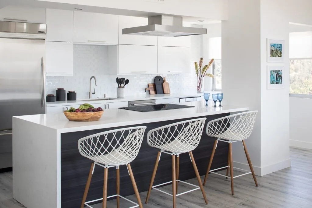 Los Angeles Pied-a-Terre: the kitchen