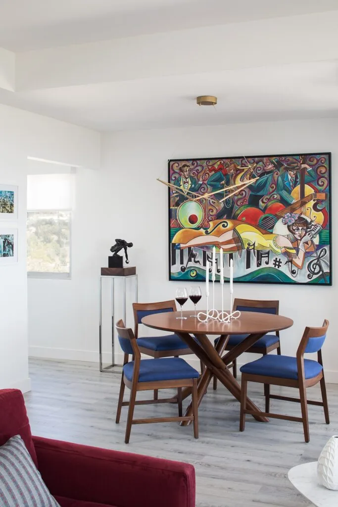Los Angeles Pied-a-Terre: the dining room
