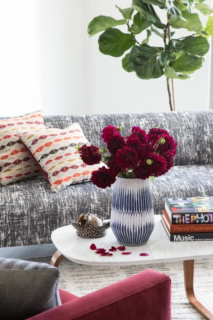 Los Angeles Pied-a-Terre: the living room