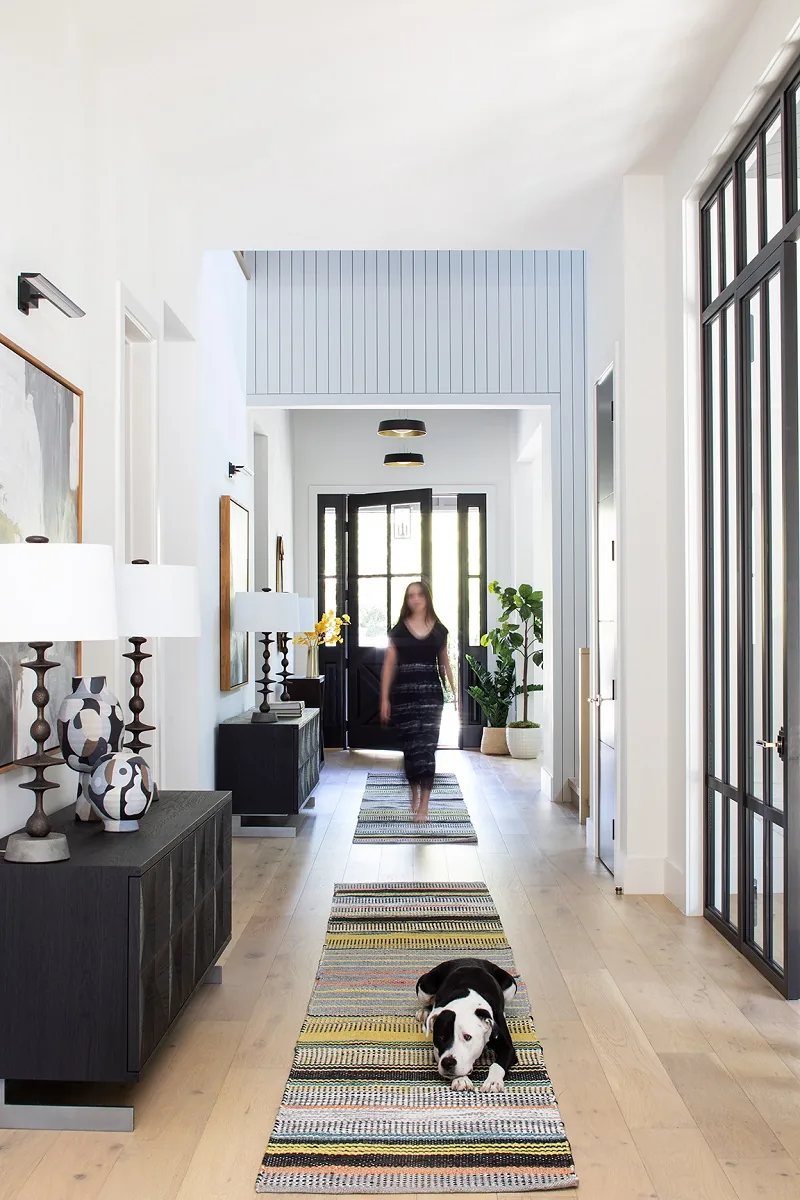 Modern Farmhouse: the entry hall