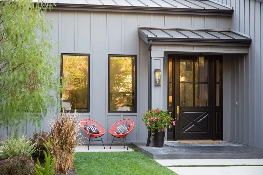 Modern Farmhouse: the front door